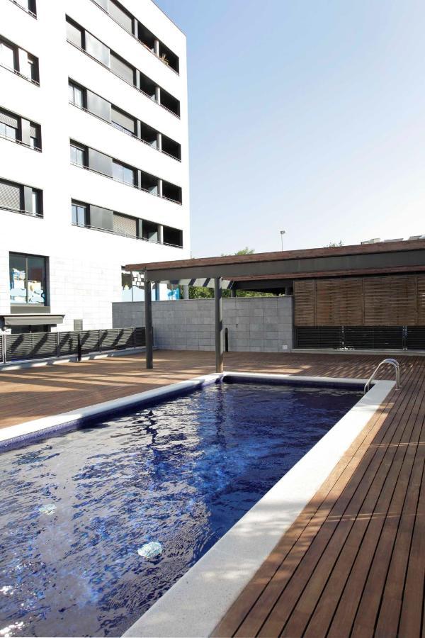 1216 - Forum Gardens Apartment *